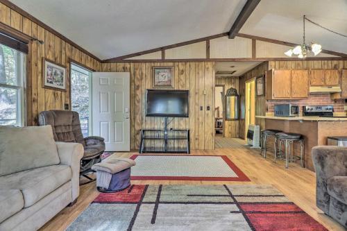 Rural Franklin House With Deck And Forest Views!