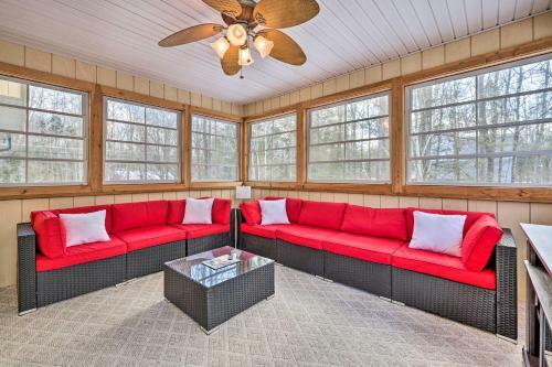 Family-friendly Poconos Chalet With Fireplace