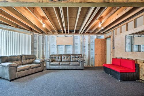Family-friendly Poconos Chalet With Fireplace