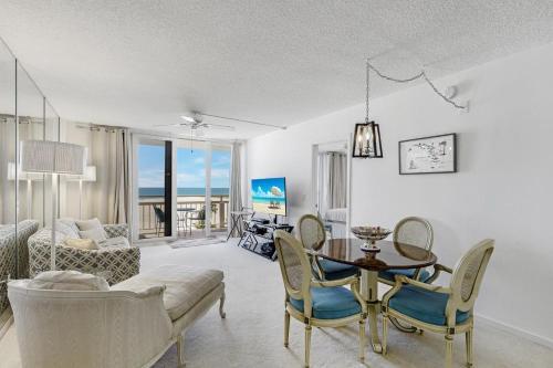 Tradewinds 817
