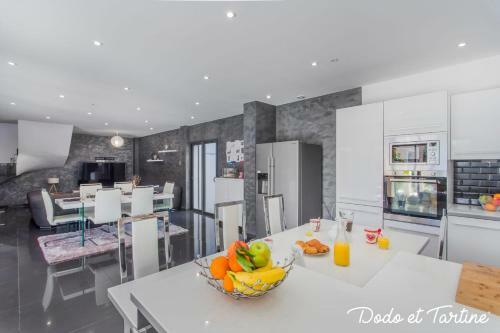 Stunning Villa 4 Bedroom With Pool - Dodo Et Tartine