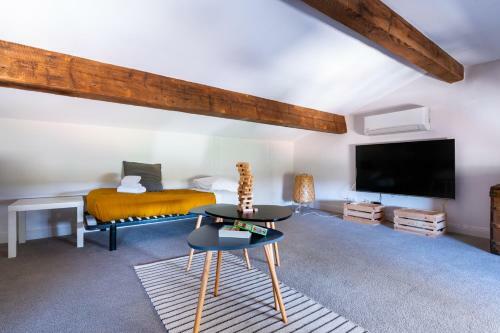 G�te Les Tours - G�te De Groupe En Provence