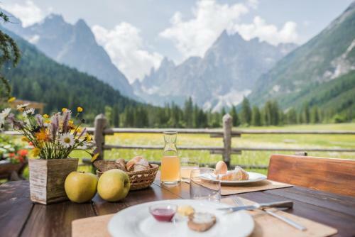 Hotel Dolomitenhof & Chalet Alte Post