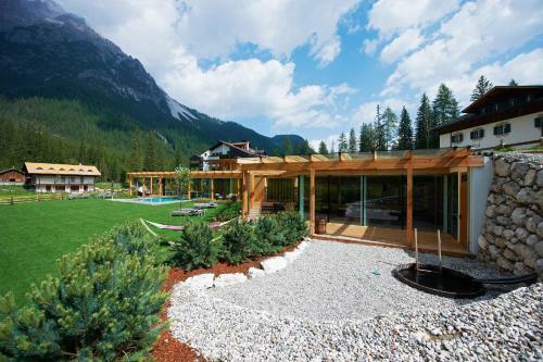 Hotel Dolomitenhof & Chalet Alte Post