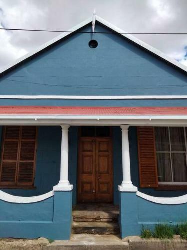 Via The Grapevine 3 Bedroom House Private Parking