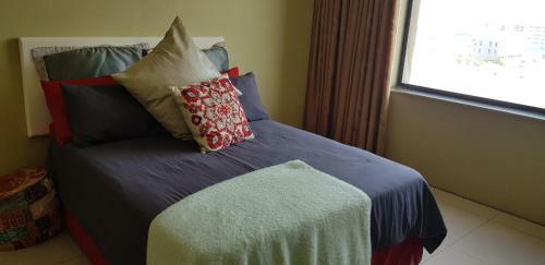 71 The Spinnaker 3 Bed Waterfront Apartment