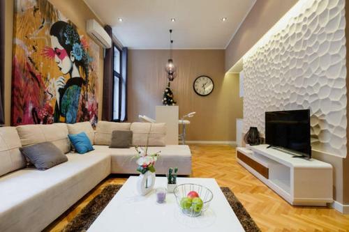 Lella Apartment - Pedestrian Zone & Charming Balcony