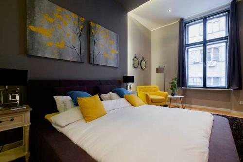 Lella Apartment - Pedestrian Zone & Charming Balcony