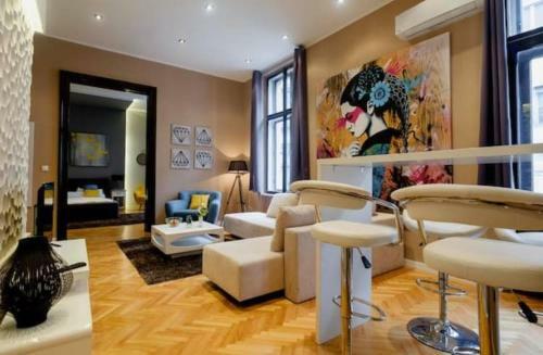 Lella Apartment - Pedestrian Zone & Charming Balcony