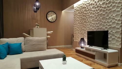 Lella Apartment - Pedestrian Zone & Charming Balcony