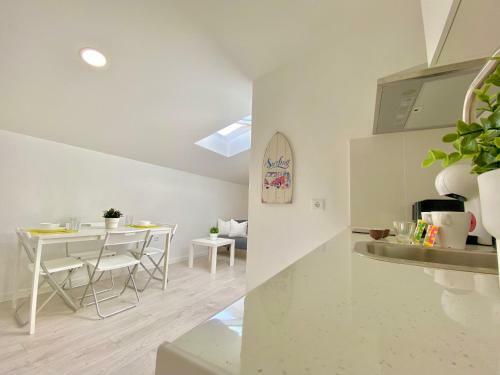 Brighthouse - Modern Apartments In S�tio Nazar�
