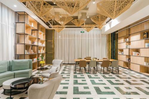 Atour Hotel (tongxiang Zhenxing Road)