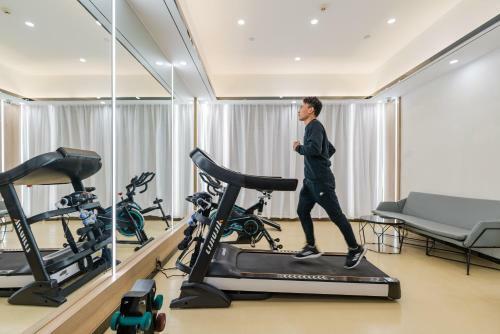 Atour Hotel (tongxiang Zhenxing Road)