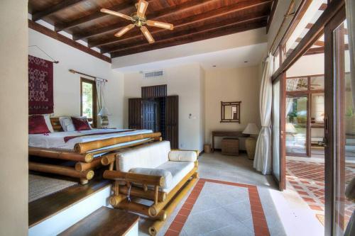 4 Bedroom Pool Villa 1 ~ 30 Seconds Walk To Beach
