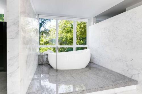 Villa Boti - Luxury Villa W/pool