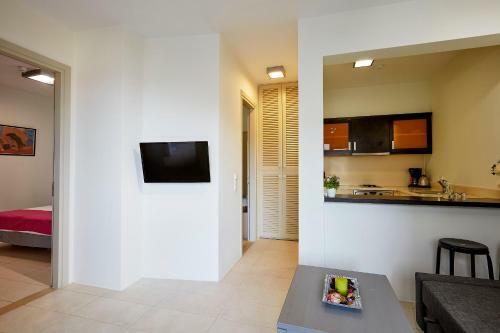 Vivian Art Apartments