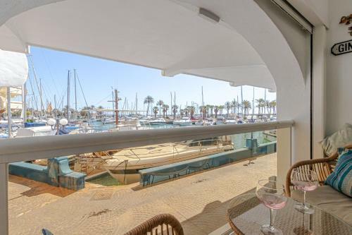 Puerto Marina Apartment