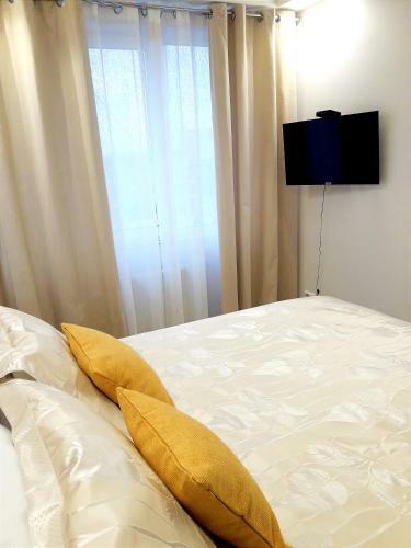 Light Apartment Center City Chi?in?u