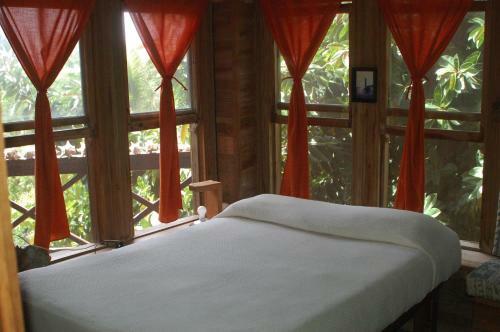 Roatan Bed & Breakfast Apartments