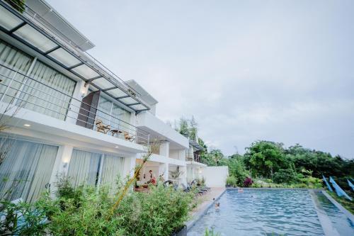 Ocean Suites Bohol Boutique Hotel