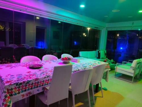 Hostal Casa De Sol, Piscina Y Jacuzzi En Comunidad De Madrid