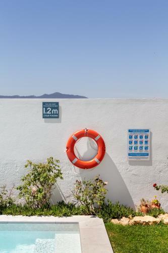 Altido Superb Villa With Pool, Terrace, Garden And Bbq