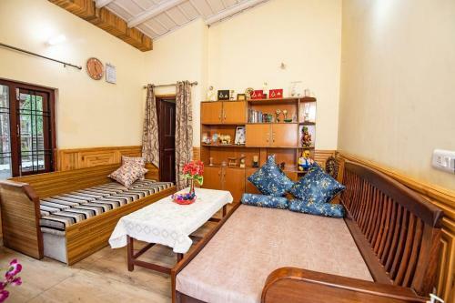 Dalhousie Luxury Villa