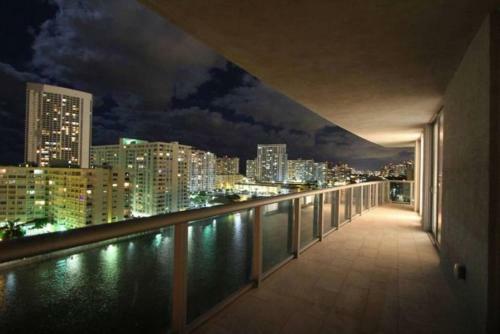 Luxurious Brand New Apartment Hallandale Beach