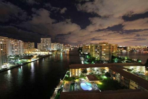 Luxurious Brand New Apartment Hallandale Beach