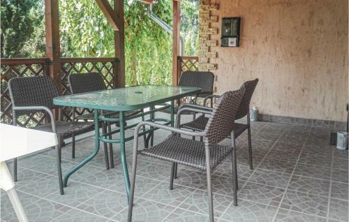 Holiday Home Balatonfenyves 40