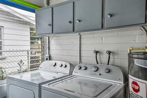 Colorful, Pet-friendly Home Near Ormond Beach