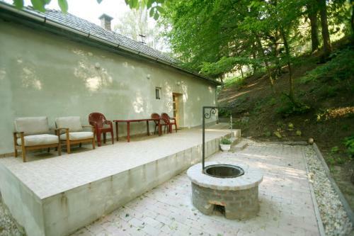 Harangvir�g 36 Vend�gh�z