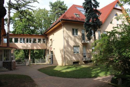 Szindb�d Wellness Hotel