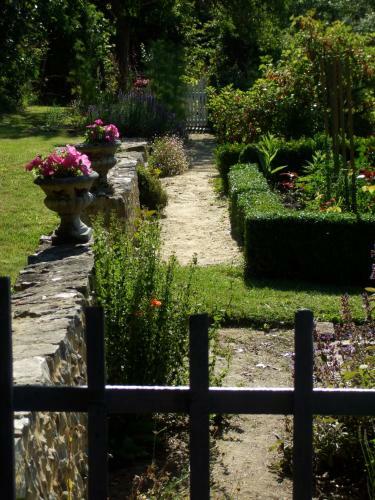 Hostal Jardin La Bourdonni�re