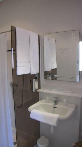 Hotel H�tel Les Gollandi�res