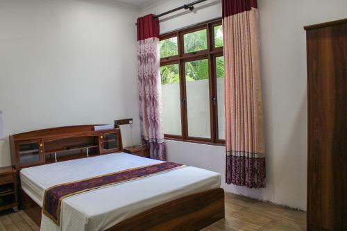 Hostal Five Ens Lodge