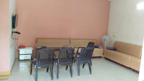 Hotel Sarvodaya Deluxe Lodge