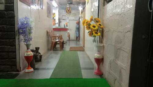 Hotel Sarvodaya Deluxe Lodge