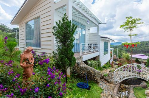Shin Village Hotel