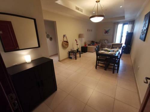 Lovely 1 Bed Served Apartment With Pool