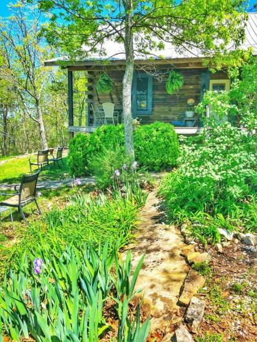 Eagles Perch - Mentone's #1 Vacation Rental!