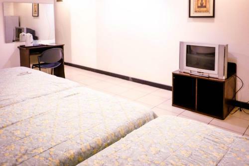 Crowne Garden Hotel