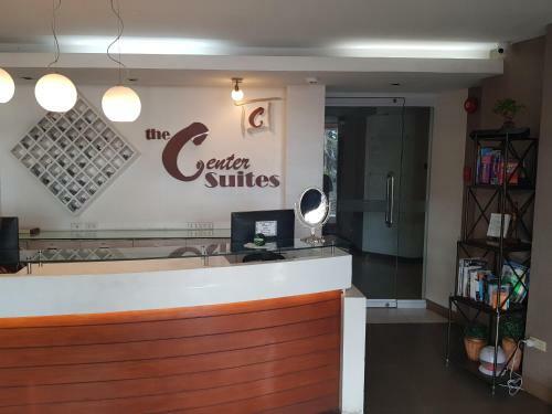 Hotel The Center Suites