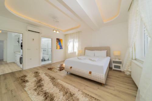 Superb Villa With Pool Hamam And Sauna In Antalya