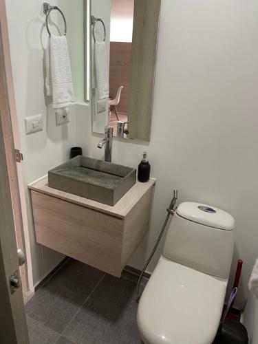 Apartamento Lovely Loft Soho 402, Great Location