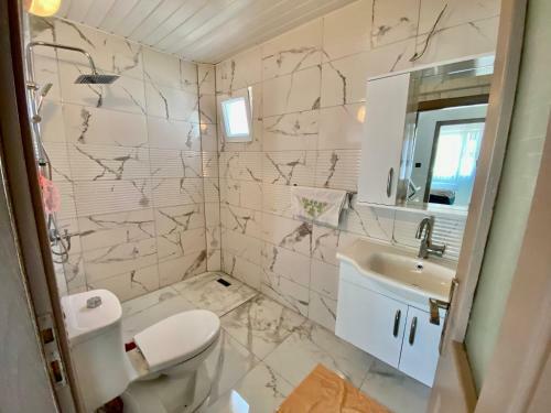 Luxery Villa With 3 Bedrooms