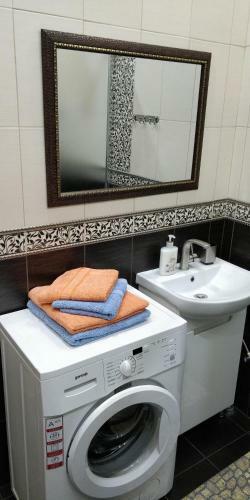 Apartment Near University
