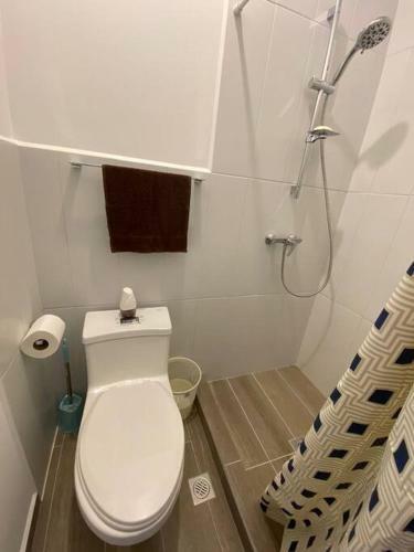 Apartment 5 Minutes From Airport! Zone 13
