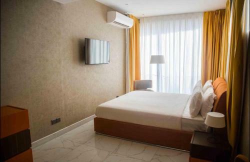 Apartamento Luxurious Executive One Bedroom Suite Space Available