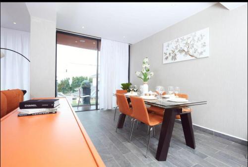 Apartamento Luxurious One Bedroom Executive Space Available